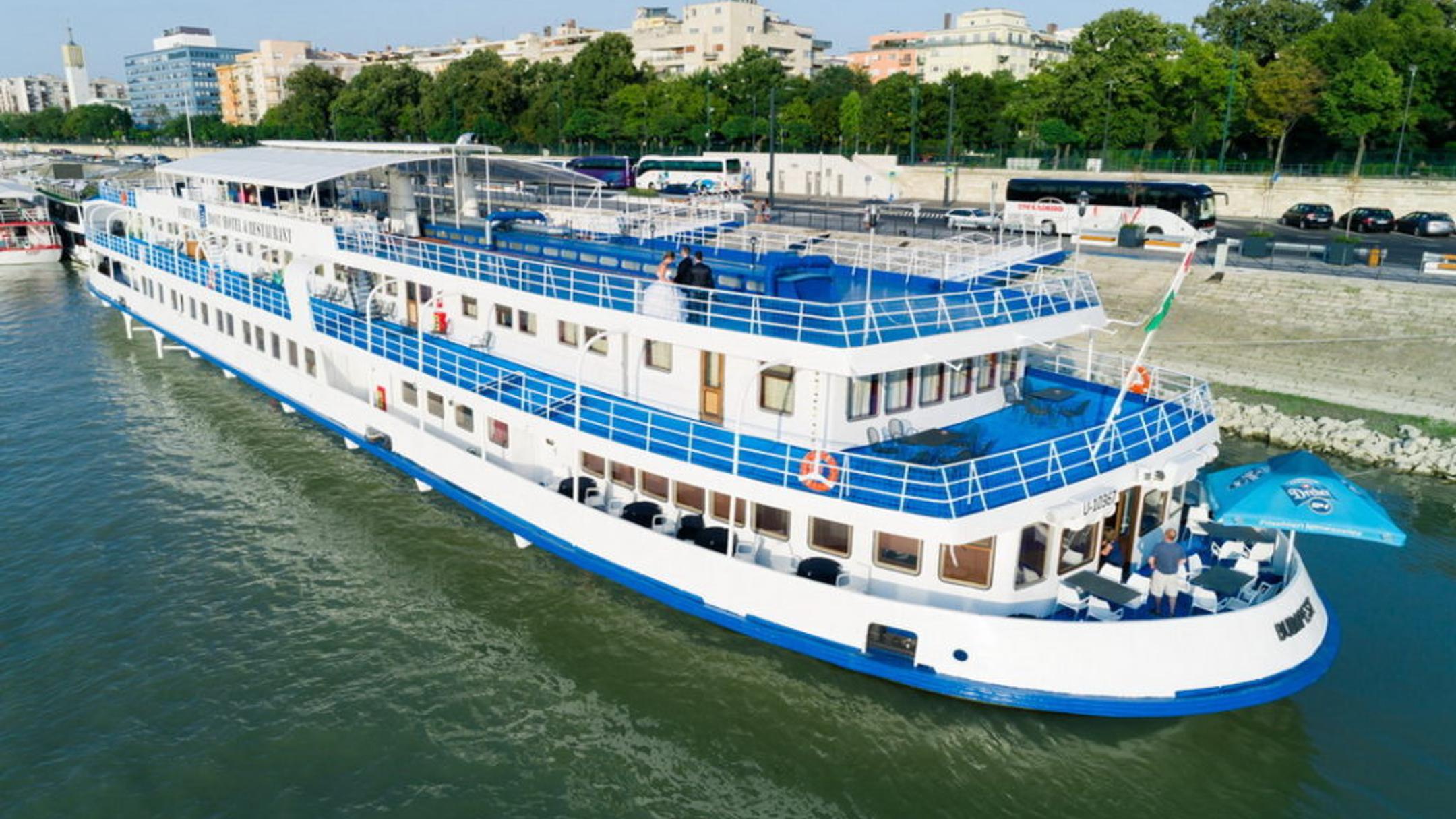 fortuna boat hotel budapest